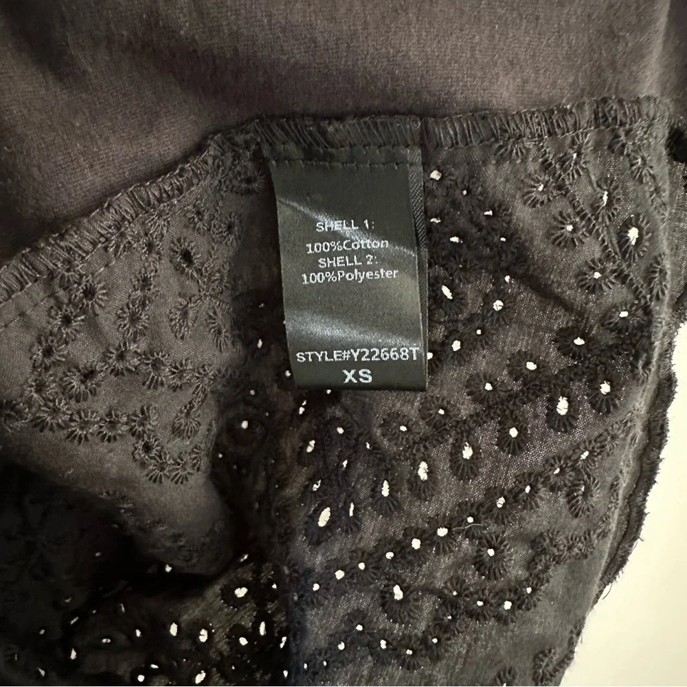 Tuckernuck Pomander Place Emi Eyelet Lace Top Black Flutter XS NWT - Picture 8 of 8